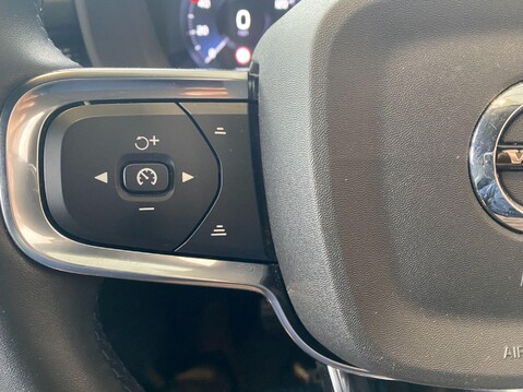 Volvo XC40 1.5h T5 Twin Engine Recharge 10.7kWh R-Design Pro Auto Euro 6 (s/s) 5dr 26