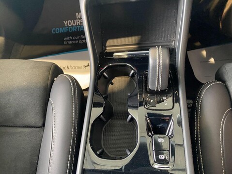 Volvo XC40 1.5h T5 Twin Engine Recharge 10.7kWh R-Design Pro Auto Euro 6 (s/s) 5dr 31