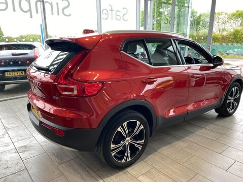 Volvo XC40 2.0 B4 MHEV Inscription Pro DCT Auto Euro 6 (s/s) 5dr 8