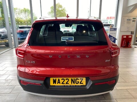 Volvo XC40 2.0 B4 MHEV Inscription Pro DCT Auto Euro 6 (s/s) 5dr 9