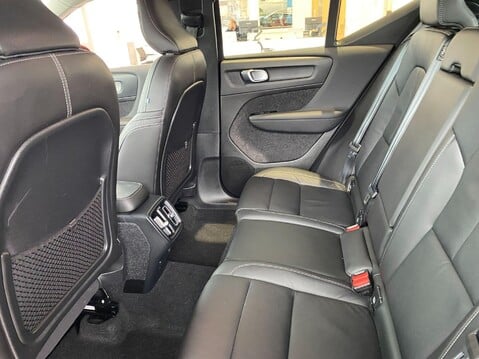 Volvo XC40 2.0 B4 MHEV Inscription Pro DCT Auto Euro 6 (s/s) 5dr 15