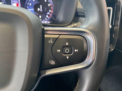Volvo XC40 2.0 B4 MHEV Inscription Pro DCT Auto Euro 6 (s/s) 5dr 23