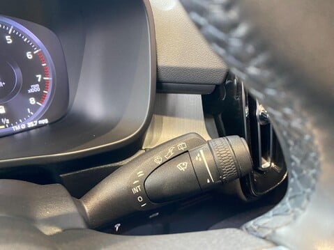 Volvo XC40 2.0 B4 MHEV Inscription Pro DCT Auto Euro 6 (s/s) 5dr 25