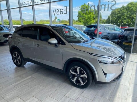 Nissan Qashqai 1.3 DIG-T MHEV N-Connecta XTRON Euro 6 (s/s) 5dr 4
