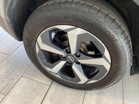 Nissan Qashqai 1.3 DIG-T MHEV N-Connecta XTRON Euro 6 (s/s) 5dr 12