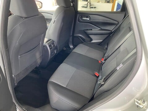Nissan Qashqai 1.3 DIG-T MHEV N-Connecta XTRON Euro 6 (s/s) 5dr 17