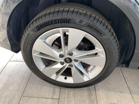 Audi Q2 1.5 TFSI CoD 35 S line S Tronic Euro 6 (s/s) 5dr 12