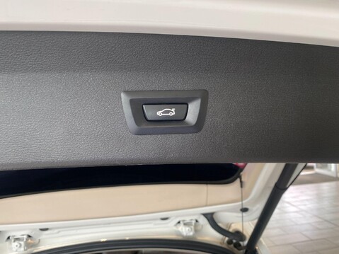 BMW X1 2.0 20i xLine Auto xDrive Euro 6 (s/s) 5dr 16