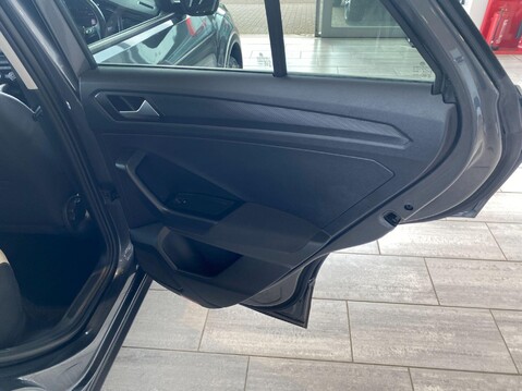 Volkswagen T-Roc 1.5 TSI EVO SEL DSG Euro 6 (s/s) 5dr 14