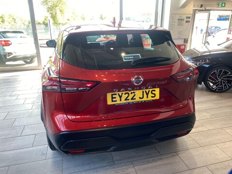 Nissan Qashqai 1.3 DIG-T MHEV Acenta Premium Euro 6 (s/s) 5dr 5