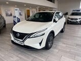 Nissan Qashqai 1.3 DIG-T MHEV Acenta Premium XTRON Euro 6 (s/s) 5dr 1