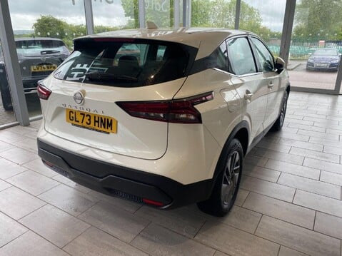 Nissan Qashqai 1.3 DIG-T MHEV Acenta Premium XTRON Euro 6 (s/s) 5dr 5