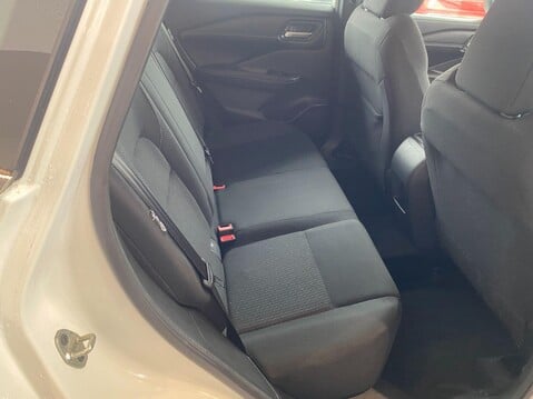 Nissan Qashqai 1.3 DIG-T MHEV Acenta Premium XTRON Euro 6 (s/s) 5dr 13