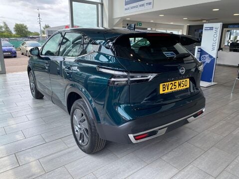 Nissan Qashqai 1.3 DIG-T MHEV Acenta Premium XTRON Euro 6 (s/s) 5dr 7