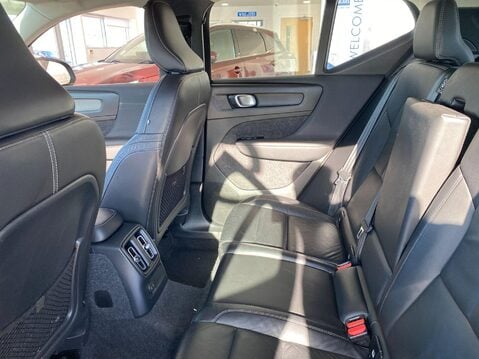 Volvo XC40 1.5h T4 Recharge 10.7kWh Inscription Auto Euro 6 (s/s) 5dr 15