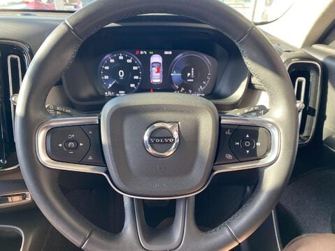 Volvo XC40 1.5h T4 Recharge 10.7kWh Inscription Auto Euro 6 (s/s) 5dr 22