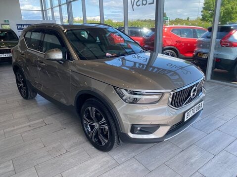 Volvo XC40 1.5 T3 Inscription Pro Auto Euro 6 (s/s) 5dr 3