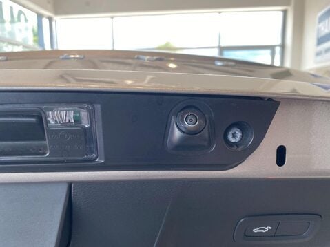 Volvo XC40 1.5 T3 Inscription Pro Auto Euro 6 (s/s) 5dr 15