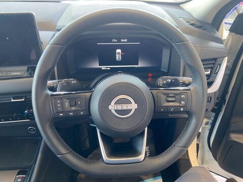 Nissan Qashqai 1.3 DIG-T MHEV N-Connecta XTRON Euro 6 (s/s) 5dr 23