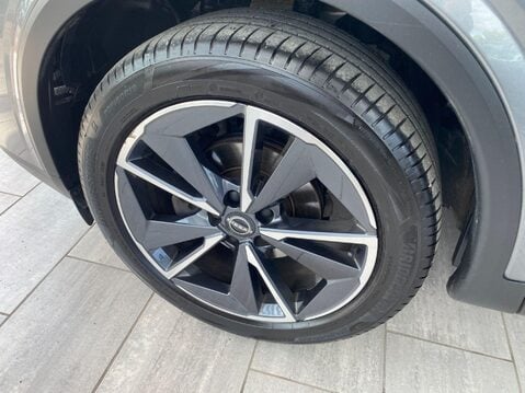 Nissan Qashqai 1.3 DIG-T MHEV Tekna XTRON Euro 6 (s/s) 5dr 9