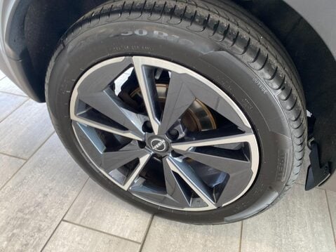 Nissan Qashqai 1.3 DIG-T MHEV Tekna XTRON Euro 6 (s/s) 5dr 12