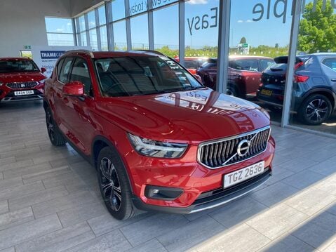 Volvo XC40 2.0 B4 MHEV Inscription Pro Auto Euro 6 (s/s) 5dr 3