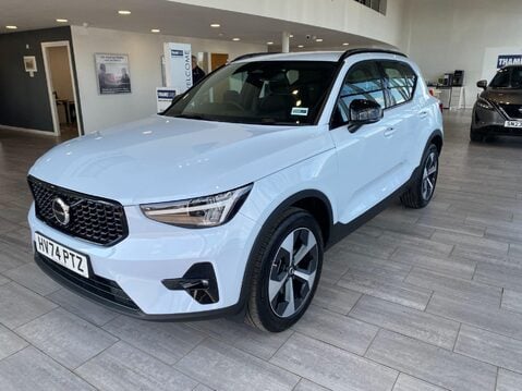 Volvo XC40 2.0 B4 MHEV Plus DCT Auto Euro 6 (s/s) 5dr 1
