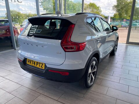 Volvo XC40 2.0 B4 MHEV Plus DCT Auto Euro 6 (s/s) 5dr 5