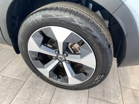 Volvo XC40 2.0 B4 MHEV Plus DCT Auto Euro 6 (s/s) 5dr 8