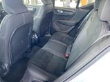 Volvo XC40 2.0 B4 MHEV Plus DCT Auto Euro 6 (s/s) 5dr 18