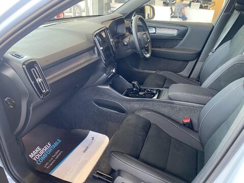 Volvo XC40 2.0 B4 MHEV Plus DCT Auto Euro 6 (s/s) 5dr 19