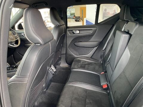 Volvo XC40 1.5 T3 R-Design Pro Auto Euro 6 (s/s) 5dr 16