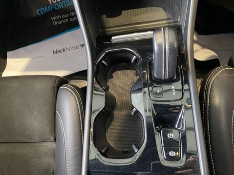 Volvo XC40 1.5 T3 R-Design Pro Auto Euro 6 (s/s) 5dr 30