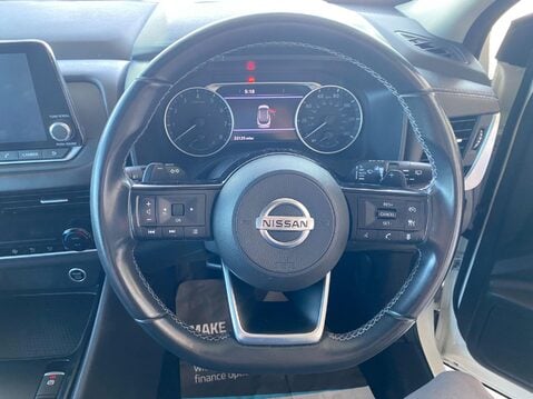 Nissan Qashqai 1.3 DIG-T MHEV Acenta Premium XTRON Euro 6 (s/s) 5dr 21