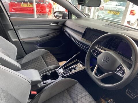 Volkswagen Golf 1.5 eTSI MHEV R-Line DSG Euro 6 (s/s) 5dr 17