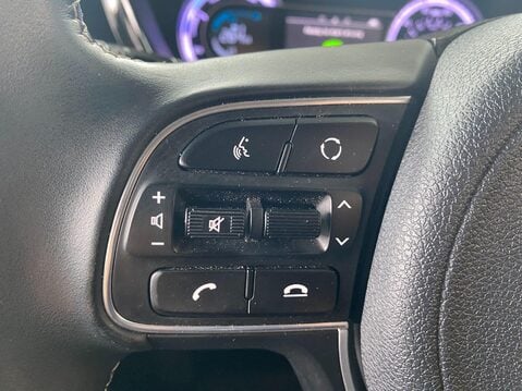 Kia Niro 1.6 GDi 2 DCT Euro 6 (s/s) 5dr 23