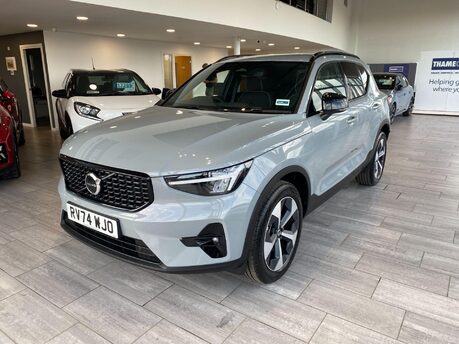 Volvo XC40 2.0 B3 MHEV Plus DCT Auto Euro 6 (s/s) 5dr