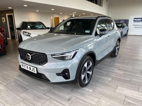 Volvo XC40 2.0 B3 MHEV Plus DCT Auto Euro 6 (s/s) 5dr 1