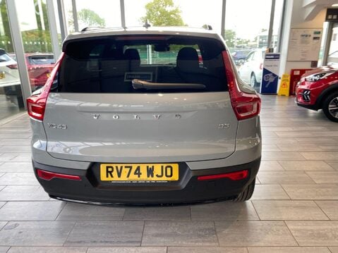 Volvo XC40 2.0 B3 MHEV Plus DCT Auto Euro 6 (s/s) 5dr 6