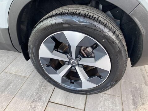 Volvo XC40 2.0 B3 MHEV Plus DCT Auto Euro 6 (s/s) 5dr 8