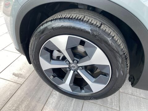 Volvo XC40 2.0 B3 MHEV Plus DCT Auto Euro 6 (s/s) 5dr 9