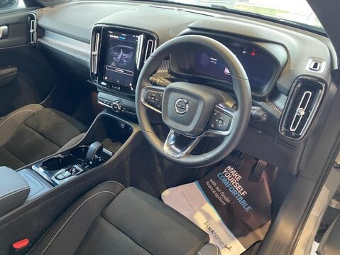 Volvo XC40 2.0 B3 MHEV Plus DCT Auto Euro 6 (s/s) 5dr 23