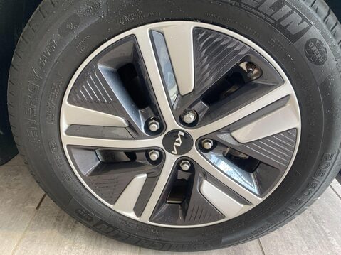Kia Niro 1.6 GDi 2 DCT Euro 6 (s/s) 5dr 4
