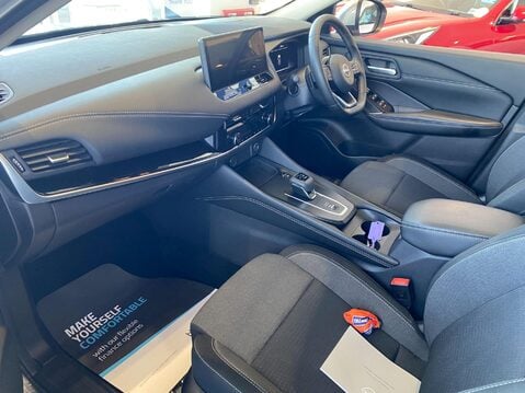 Nissan Qashqai 1.3 DIG-T MHEV N-Connecta XTRON Euro 6 (s/s) 5dr 19