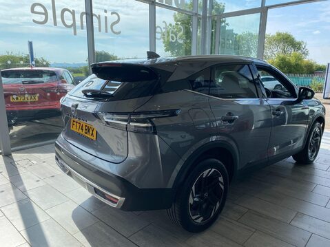 Nissan Qashqai 1.3 DIG-T MHEV N-Connecta XTRON Euro 6 (s/s) 5dr 8