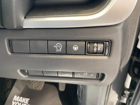 Nissan Qashqai 1.3 DIG-T MHEV N-Connecta XTRON Euro 6 (s/s) 5dr 18