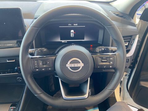 Nissan Qashqai 1.3 DIG-T MHEV N-Connecta XTRON Euro 6 (s/s) 5dr 24