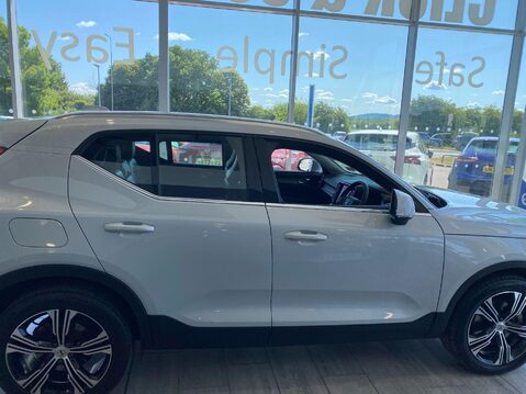 Volvo XC40 2.0 B4 MHEV Inscription Pro DCT Auto Euro 6 (s/s) 5dr 7