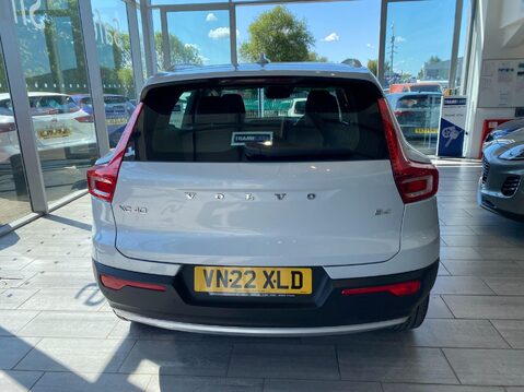 Volvo XC40 2.0 B4 MHEV Inscription Pro DCT Auto Euro 6 (s/s) 5dr 9
