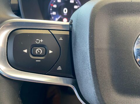 Volvo XC40 2.0 B4 MHEV Inscription Pro DCT Auto Euro 6 (s/s) 5dr 26